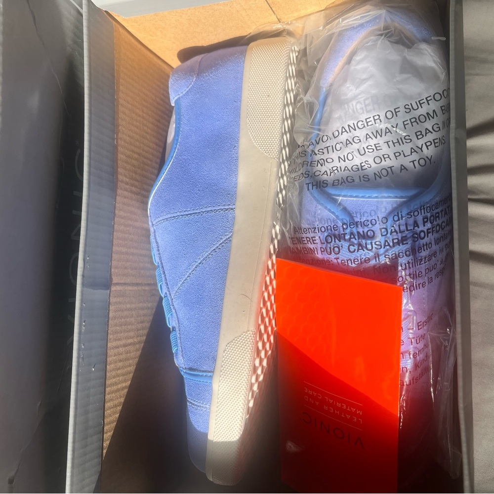 Vionic periwinkle Women’s Sneakers